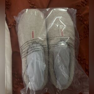 NWT Bombas Slippers
